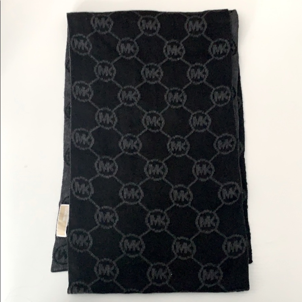 Michael Kors Reversible Knit Scarf